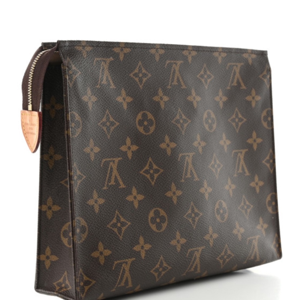 Mint Condition Louis Vuitton Toiletry Pouch 26
